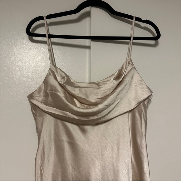 New!! Hello Molly Cowl Neck champagne All In Love Satin Mini Dress Size 8 - Picture 3 of 8